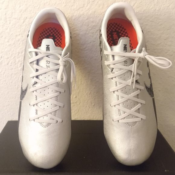 Nike Mercurial Vapor 13 Club Neymar Jr. Soccer - Picture 6 of 7